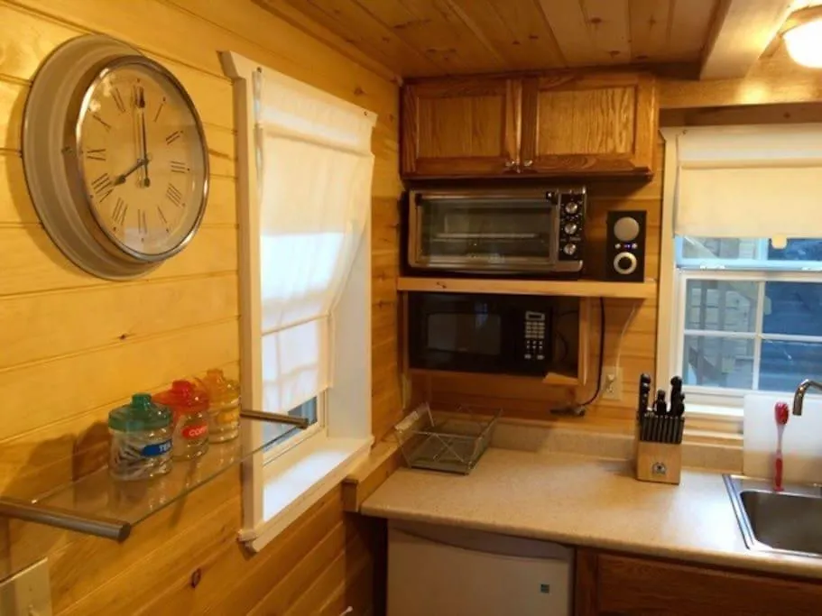 Guest house Tiny House Toronto Hotel