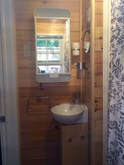Tiny House Toronto Hotel 0*,